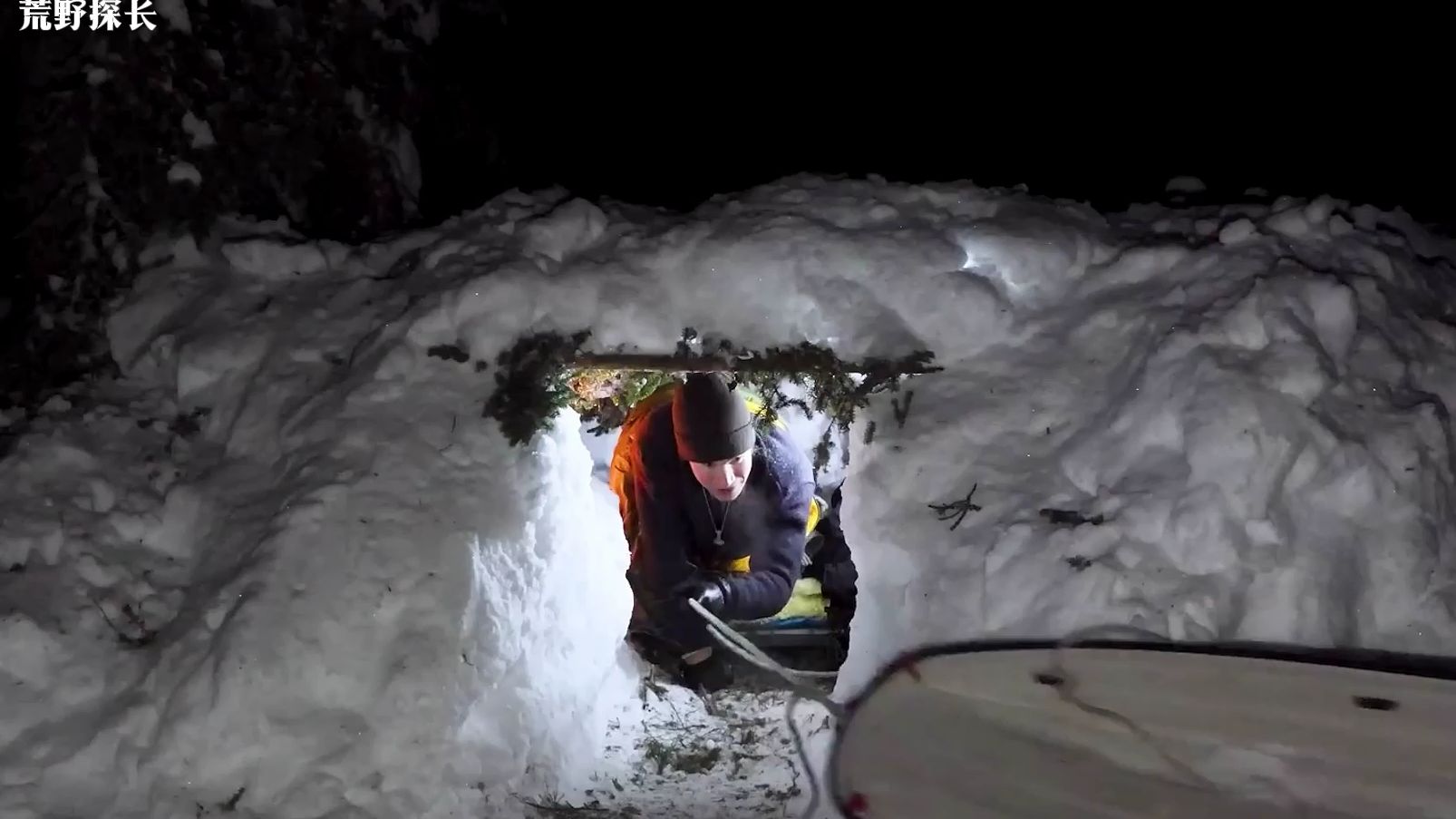 北欧芬兰毛衣哥,挑战荒野雪地生存露营,零下十几度的天气!