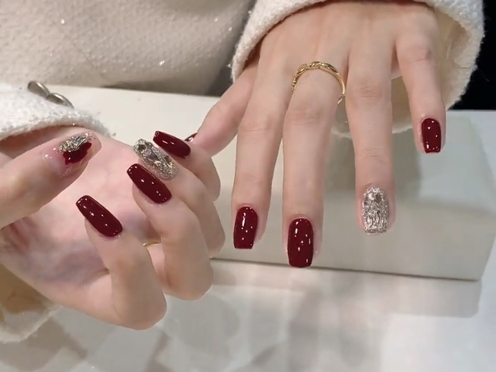 换美甲啦💅超显白安可拉红跳色简约美甲 #让我看看谁还不会秀美甲