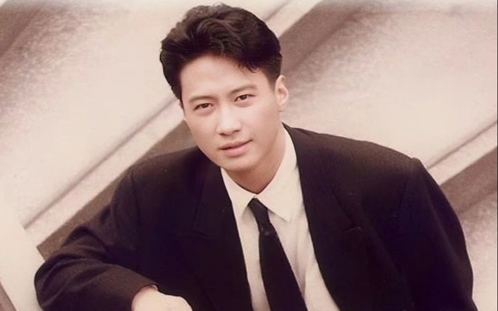 "黎明热潮"1991年席卷大马,慈善晚会上是当晚唯一收到观众献花及礼物