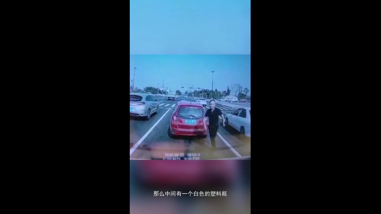 浙江海盐:文明海盐人 “霸气”纠正车窗抛物行为哔哩哔哩bilibili