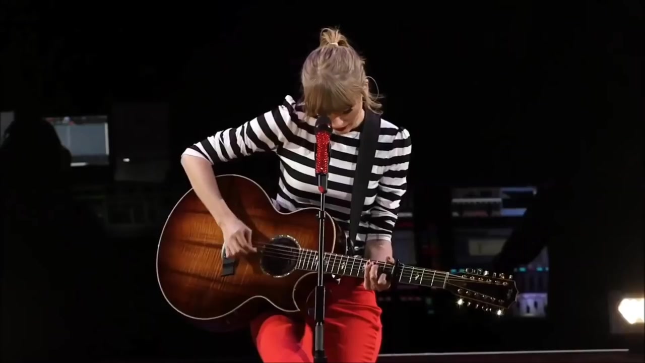 [图]霉霉Sparks Fly-Taylor Swift Red tour 完整版