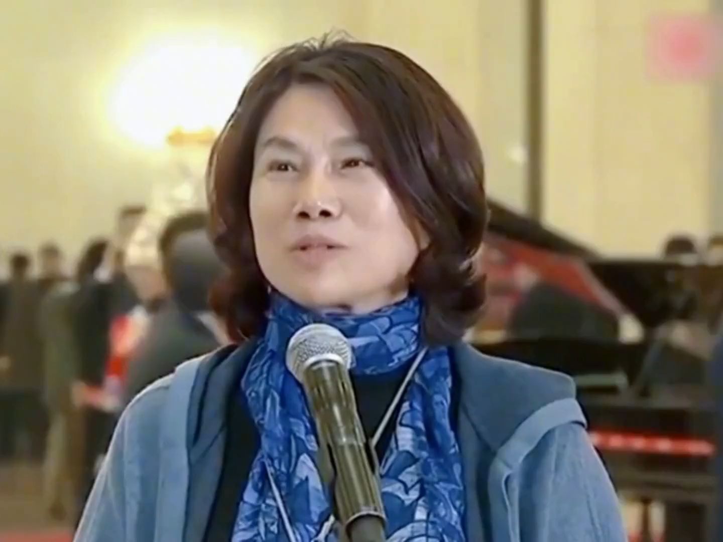 董明珠曹德旺突袭公司餐厅,曹德旺不满瞬间发火,董明珠反应太逗