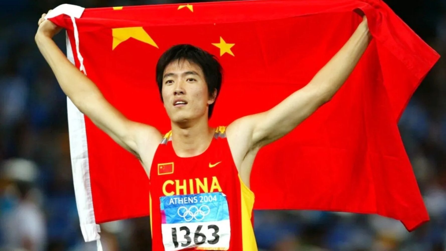人生抉择！刘翔遇难题向网友求助：一次性补偿买断或教练编制上班！