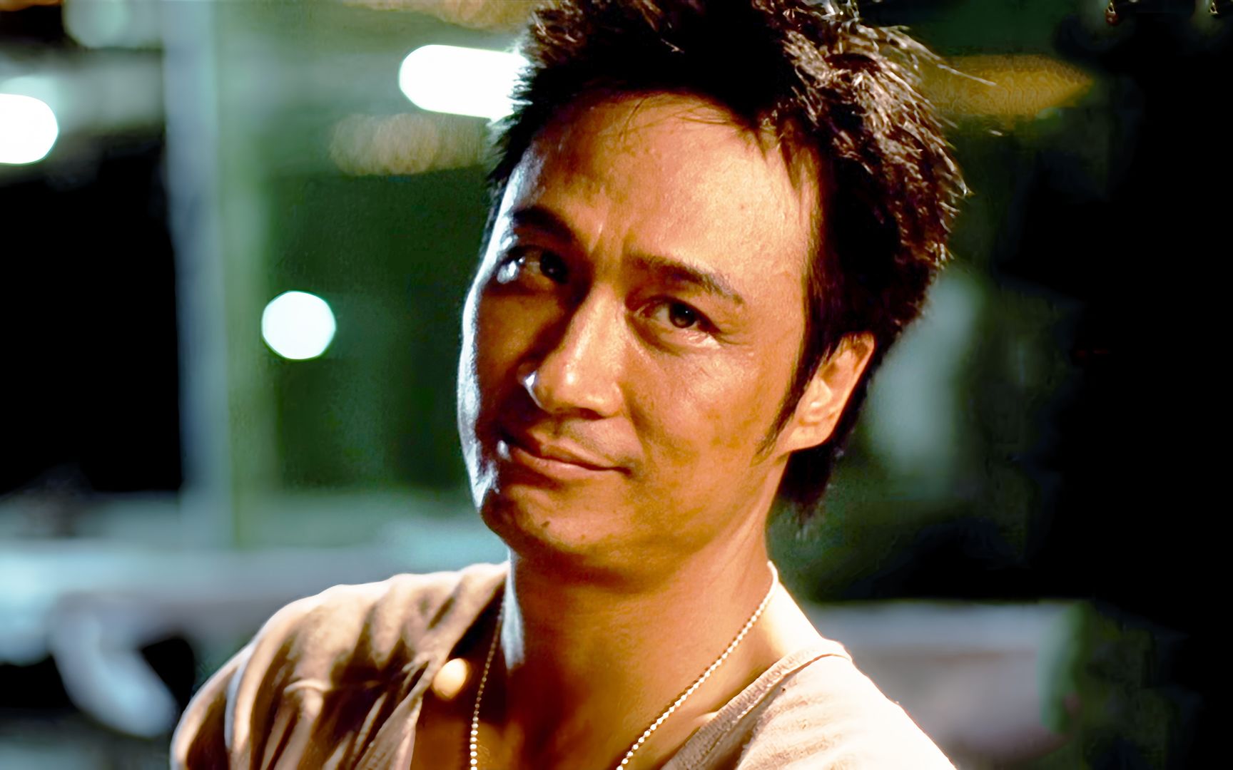 ",香港黑道无法无天,迫使千名卧底集体出动,"吴镇宇"潜伏十年竟然变