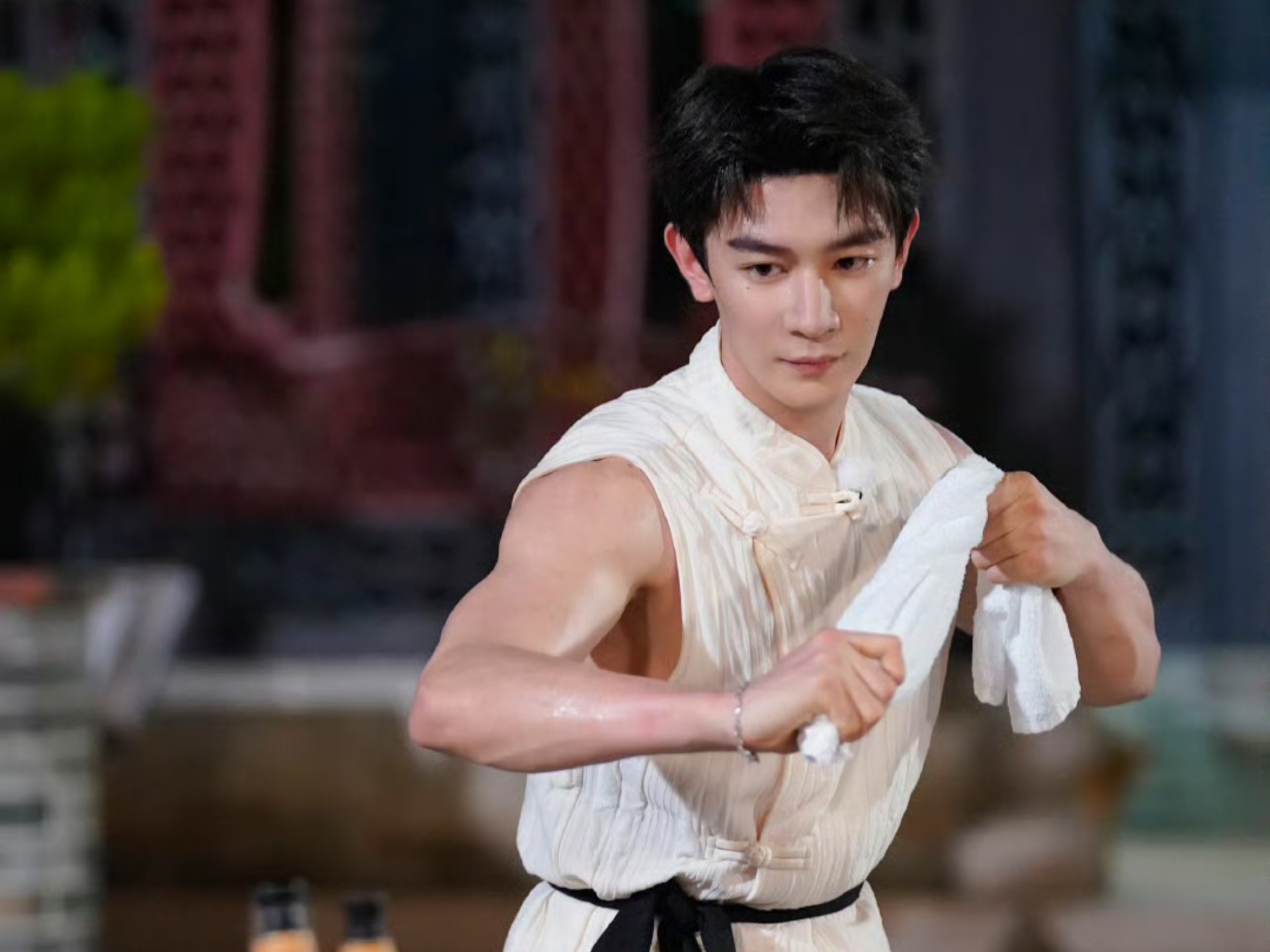 意气风发少年郎 英姿飒爽犹酣战