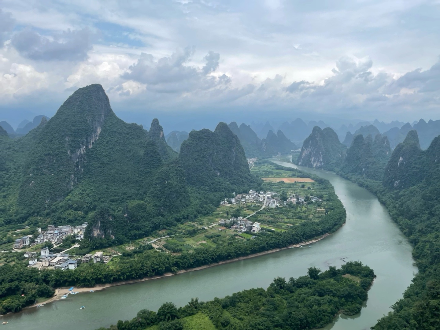 阳朔相公山 仙境一般的美景