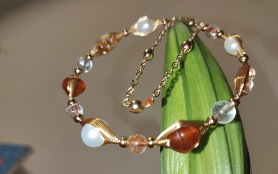 悄悄咪西上个新珍珠玛瑙水晶手镯