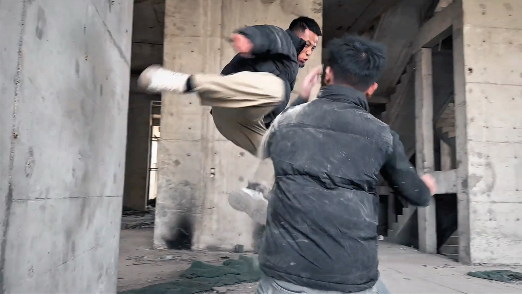 限制的观众要求太高了，我们必须拳拳到肉