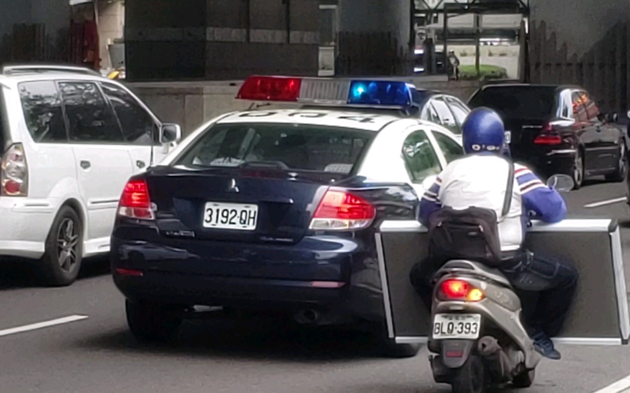台北市巡逻警车拍摄