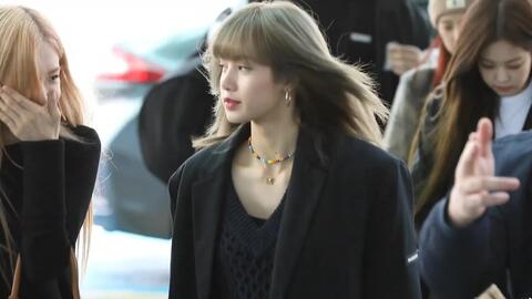 211018 BLACKPINK Lisa at Incheon International Airport