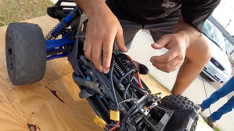 疯狂的m2c Xmaxx构建和疯狂的bash 哔哩哔哩 疯狂的m2c Xmaxx构建和疯狂的bash 哔哩哔哩