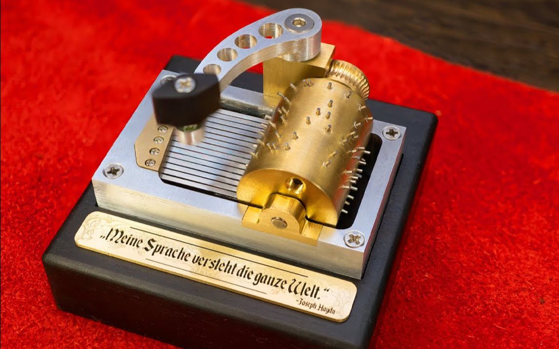 机械打造超迷你复古八音盒 | 金属与音乐的浪漫交织