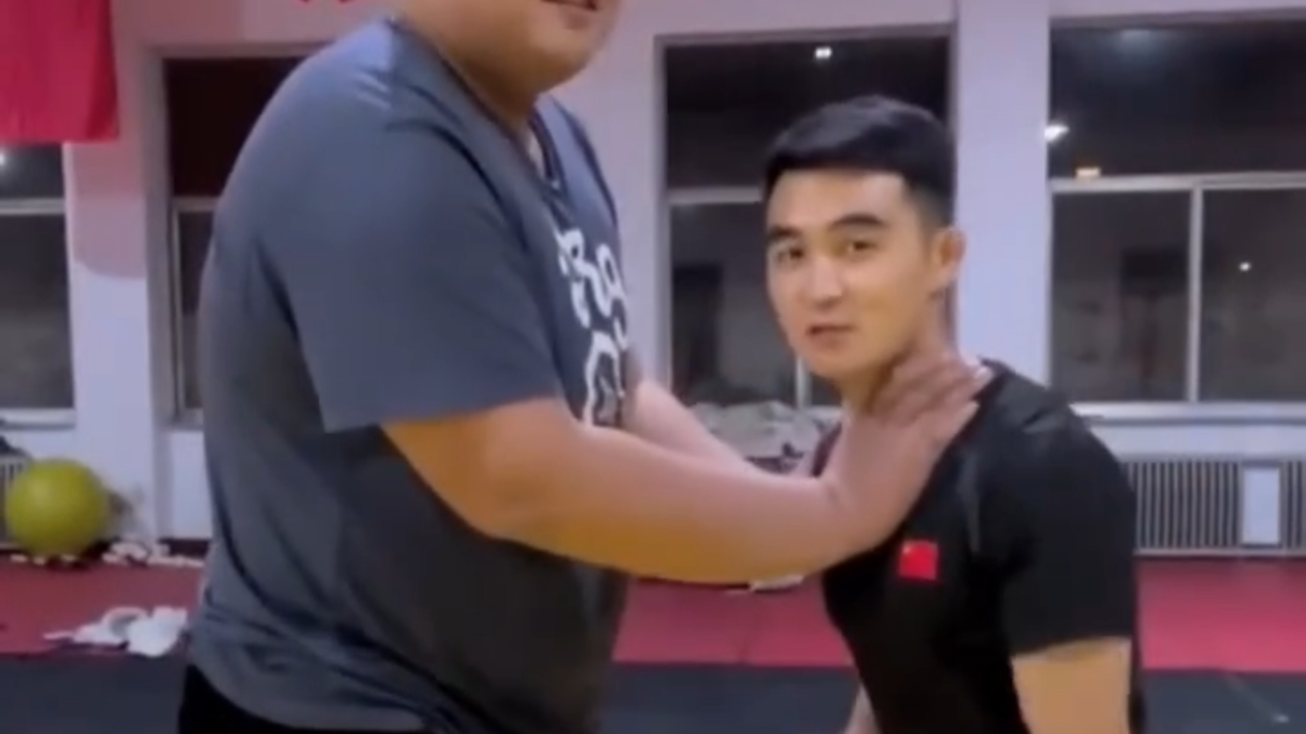 所谓的技巧，在绝对的力量面前……