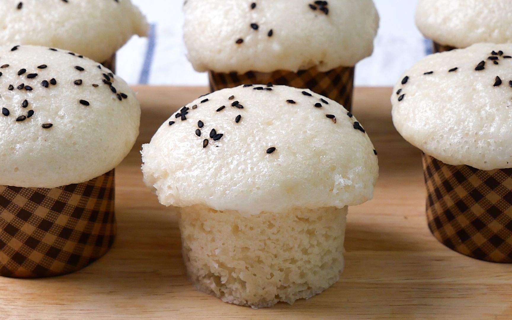 奶香蒸米糕 1碗大米 1勺糖 加点面粉 做法简单 不塌陷 0失败