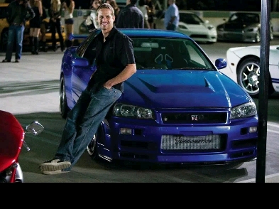 用汽车模拟器二来纪念保罗沃克,祝愿天堂也有gt-r,向保罗沃克致敬!