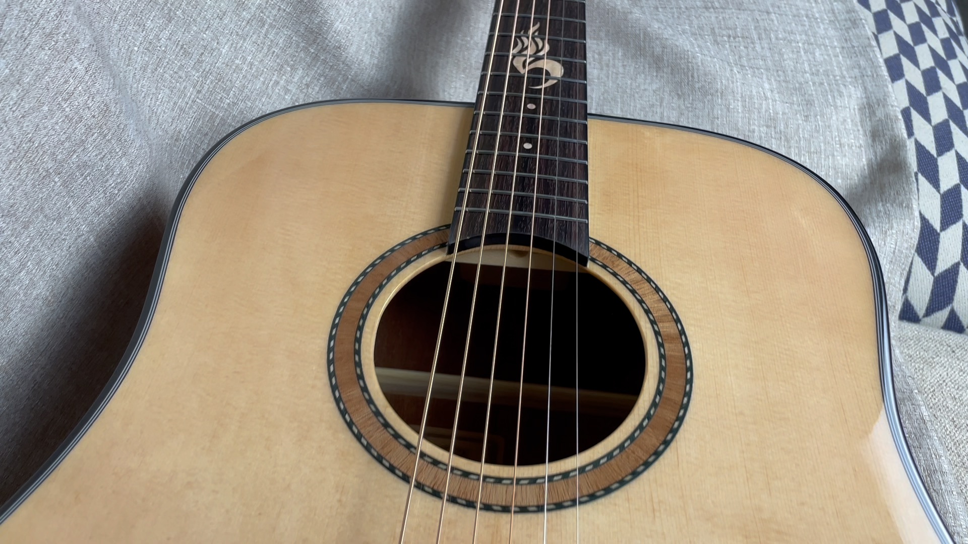 布鲁克s25,吉他初学者必选.吉他入门必选.喜欢 :zyyq6555