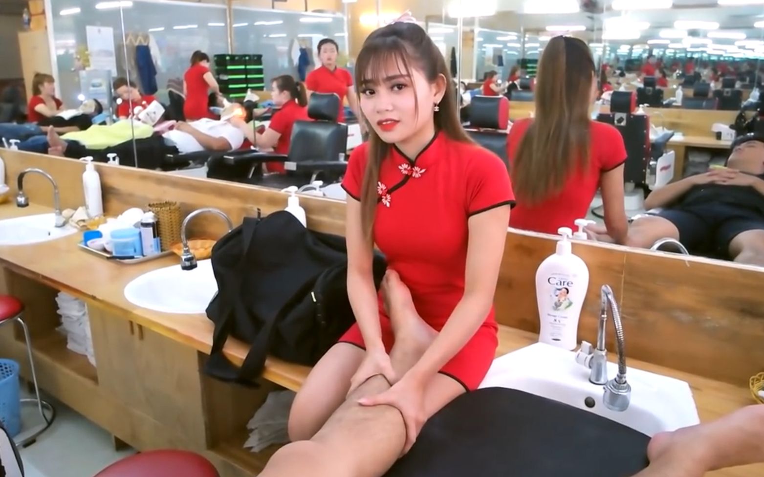 越南理发店遇到甜美的美女小宜