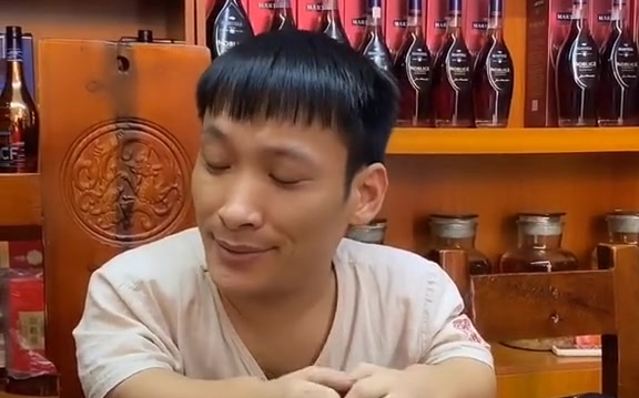 中间商赚差价,视频时间有点长,不看完都不知道这是什么套路98吴小新