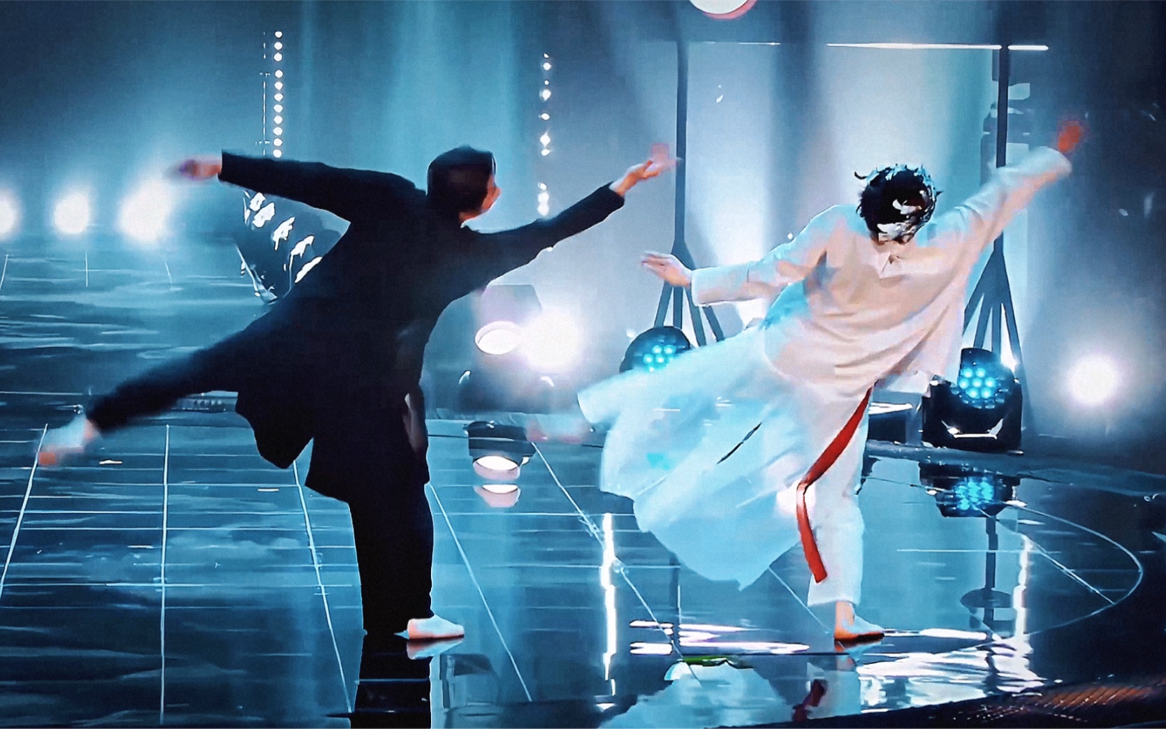 【刘宇 朱晗】"高山流水遇知音,彩云追月得知己"