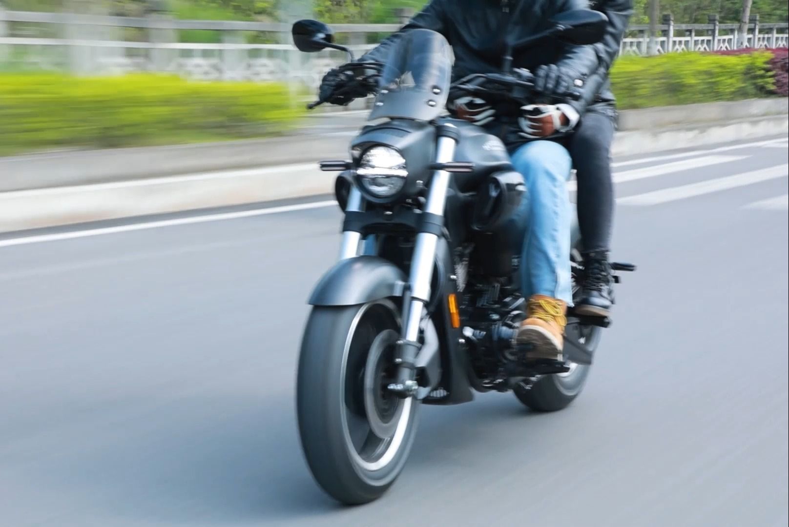 hyosung骁胜摩托 #驯风300 #国内首款休旅巡航 @hyosung骁胜摩托