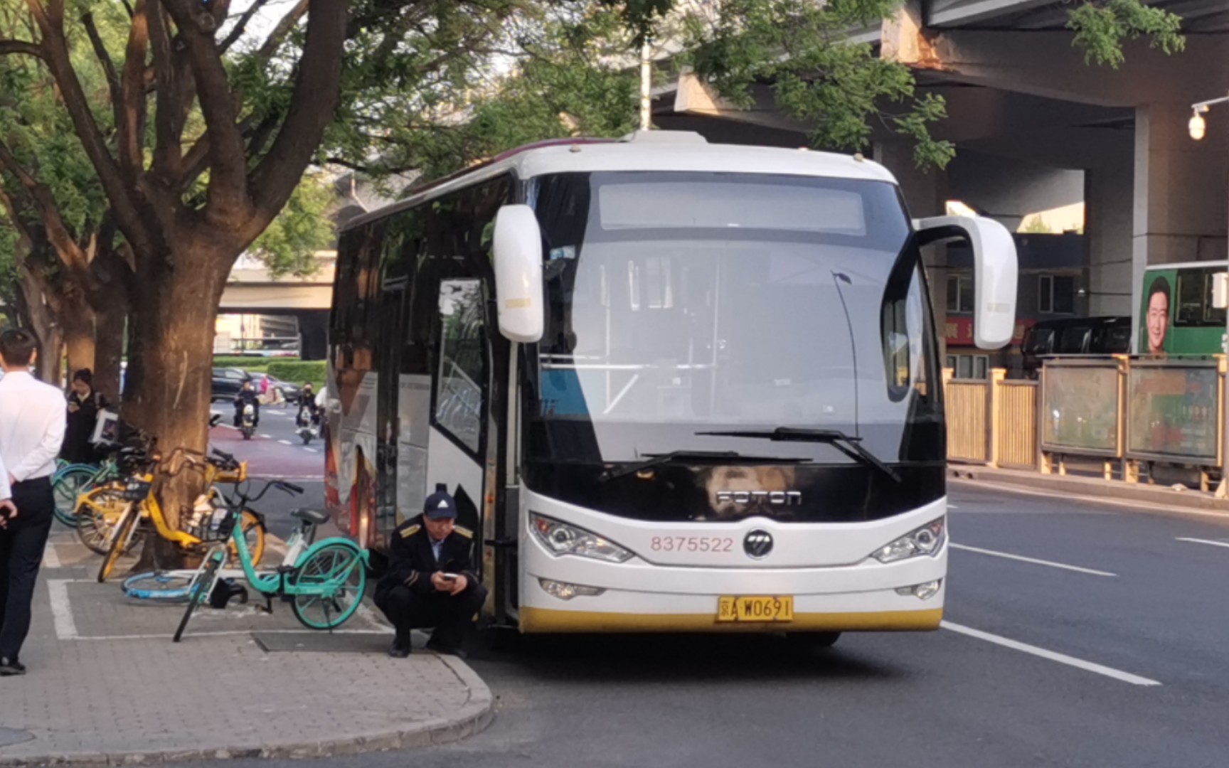 【金光洒面·一路向西】北京公交集团第八客运分公司快速直达专线144