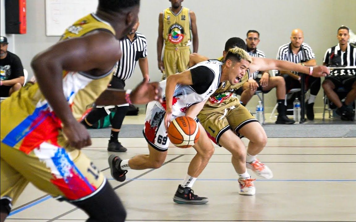 日本街球手yukke在巴黎的杯赛中对阵职业球员率领的球队(日本vs科摩罗