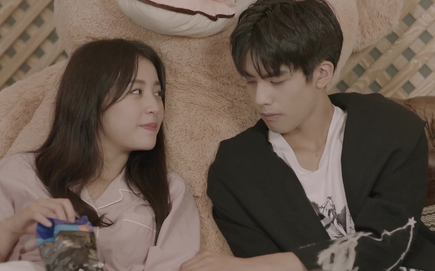 【网剧】《我与你的光年距离》ep16-3 宋威龙x周雨彤 cut_哔哩哔哩