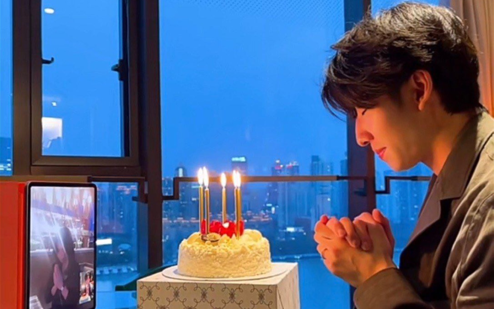 [图]林孝埈‖妈妈生日|给妈妈视频唱中文生日歌|等他回来！！