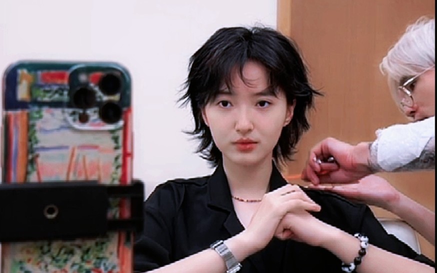 陈囍囍64剪发直播不完整版