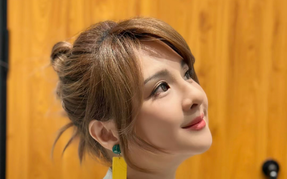 郭静杭州巡演 谈自己最近的心情感受和经历 最后放上很喜欢她的一首歌