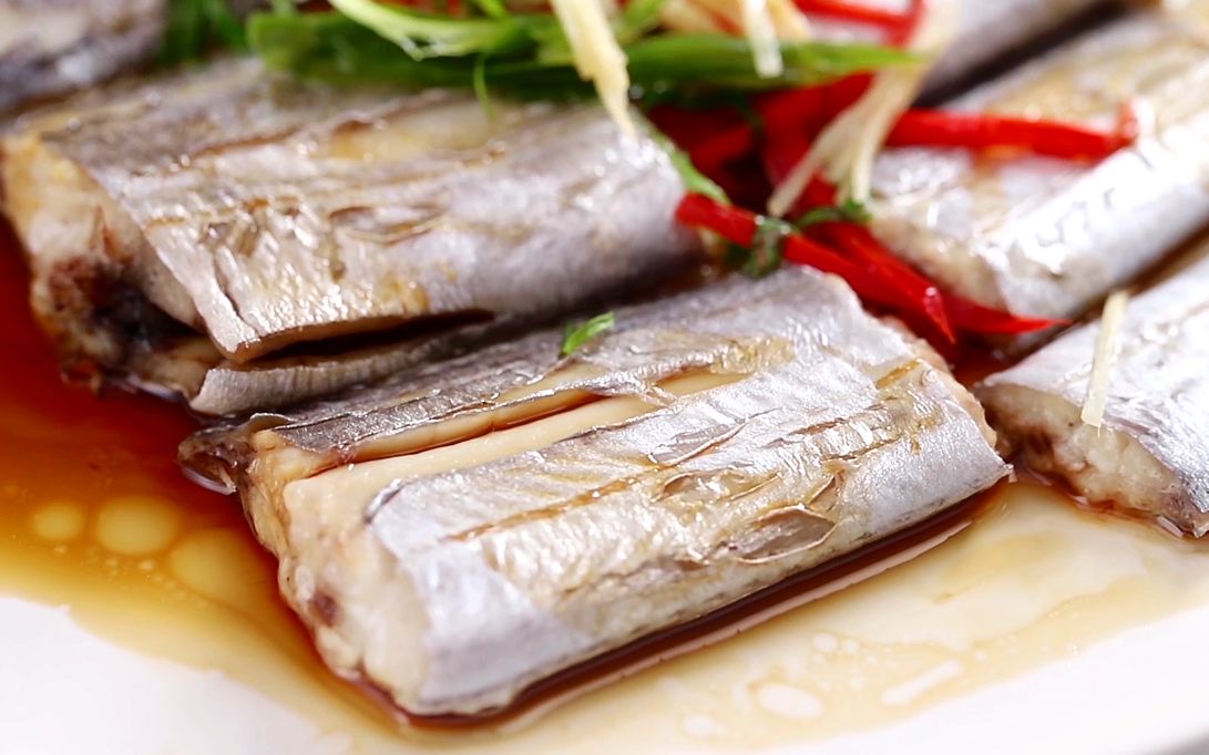 清蒸带鱼这样做好吃又简单一点腥味都没有