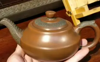 广西钦州坭兴陶壶，四大名陶之一，这款作品