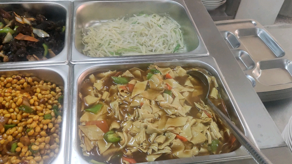 步行街中段味之源凌源豆腐脑