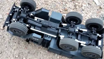 拆箱试玩遥控军用卡车，1：12仿真模型，可以运载重物行驶
