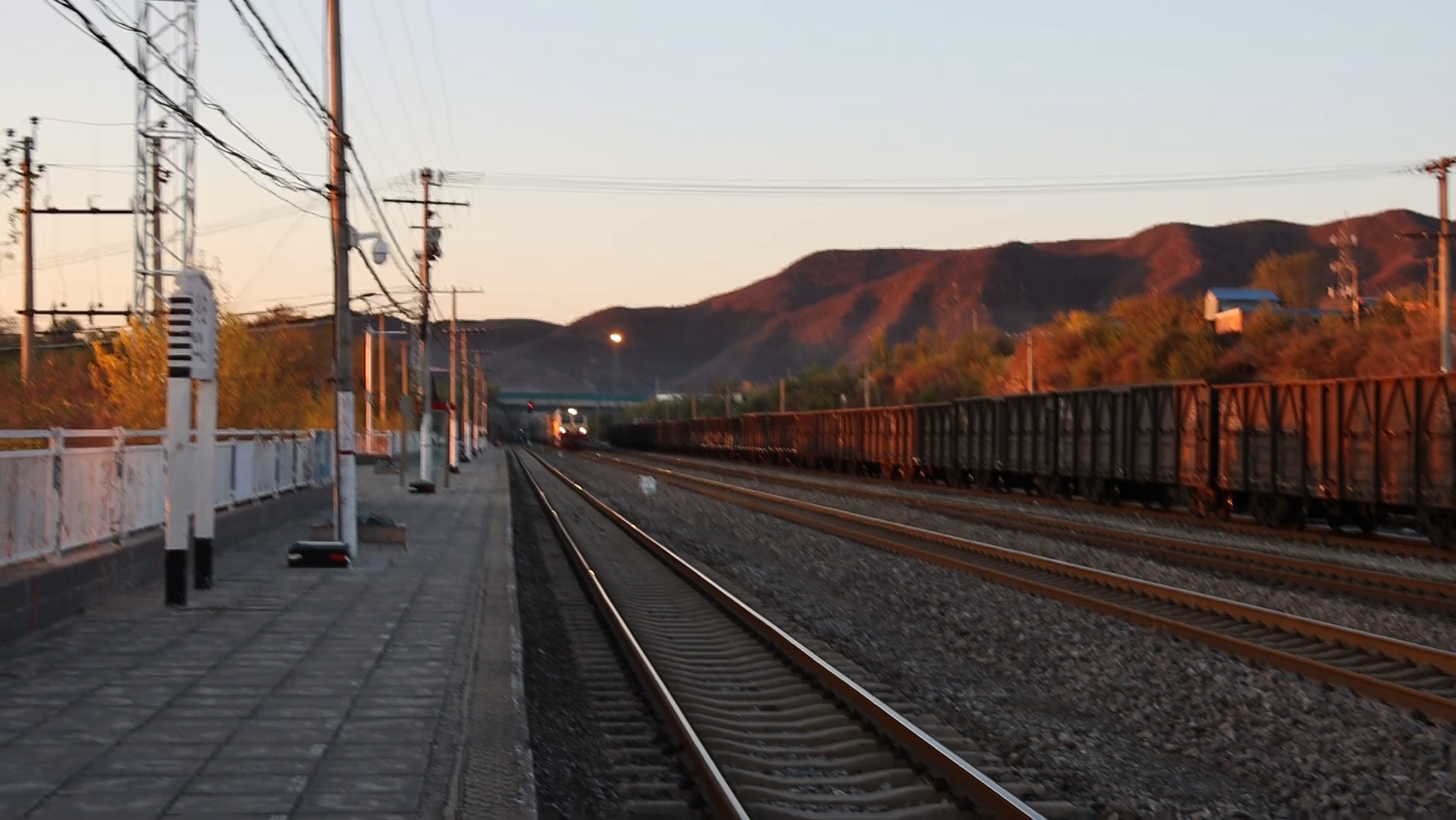 k602次通过良各庄站