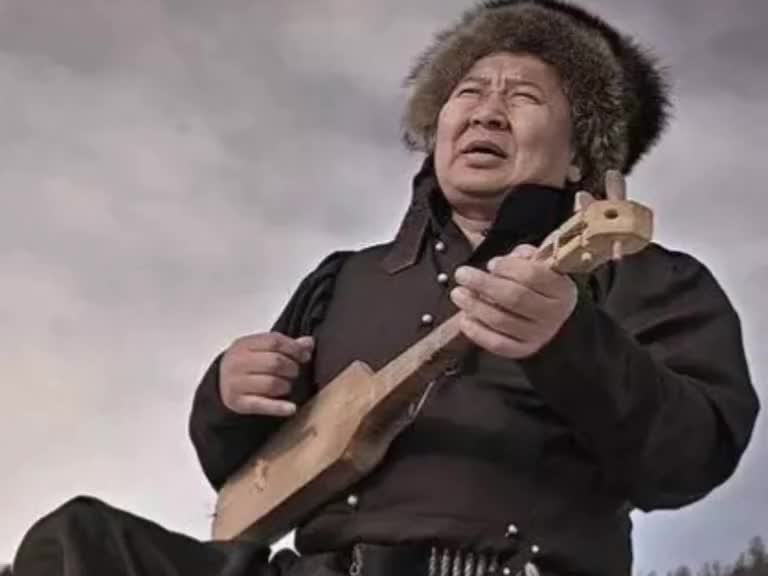 近距离感受一下大师的呼麦查干扎木呼麦卡尔梅克蒙古