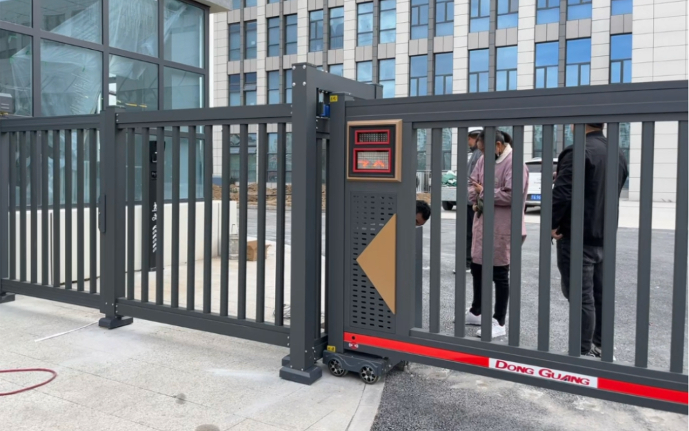 银川伸缩门#银川卷帘门#银川段滑门#厂家直销#上门安装