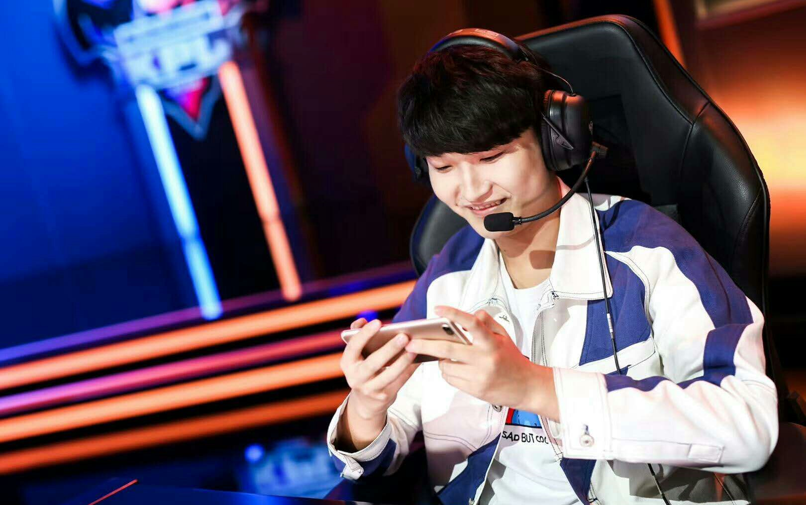 11.28 estarpro 猫神(catgod)今日份的快乐源泉,不看你会后悔的