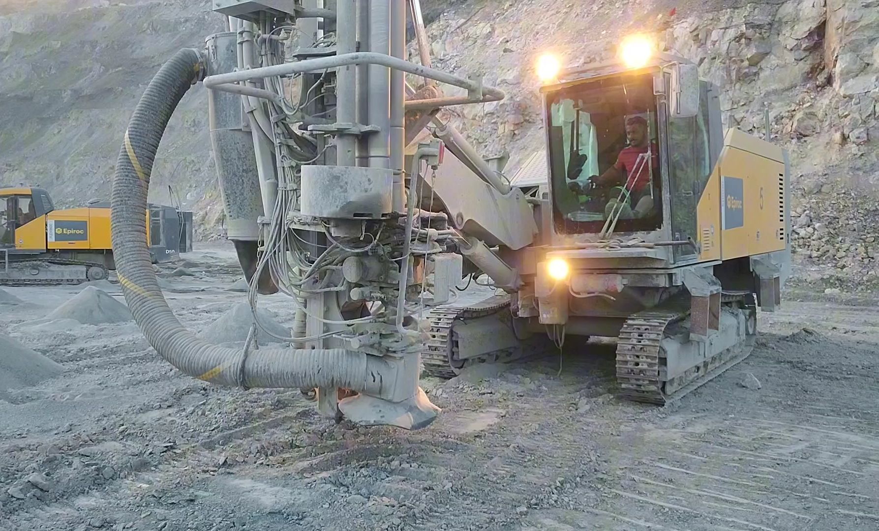 矿山阿特拉斯钻机作业