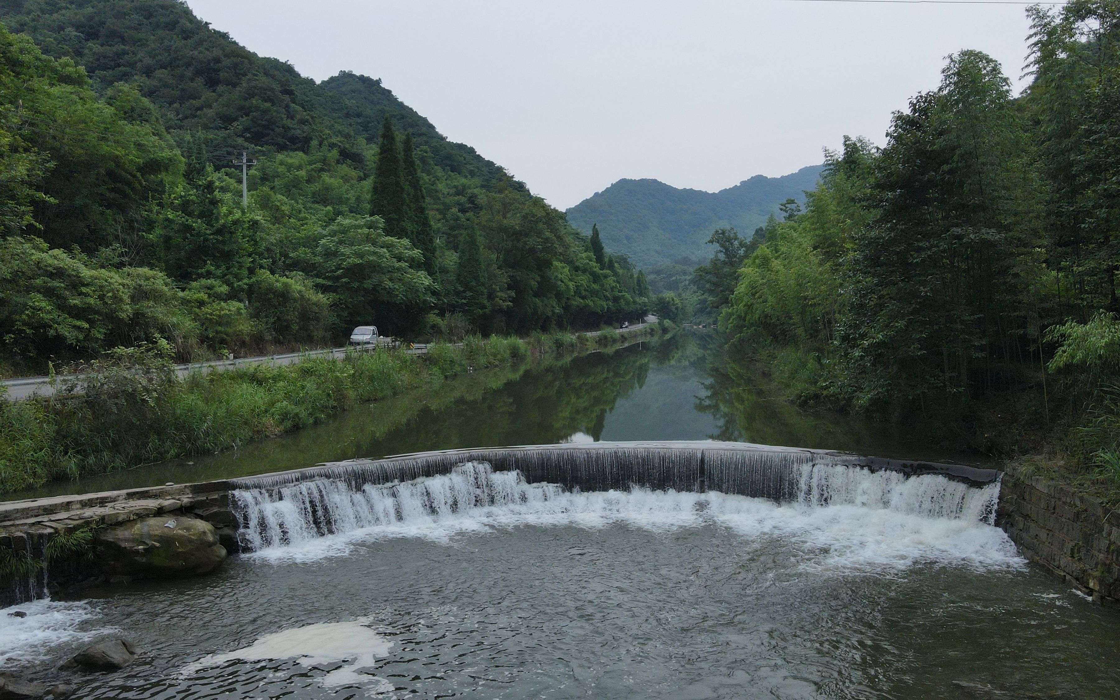 土溪河竹海若导航"彭州土溪河"就错了,距好玩的地方还远着呢
