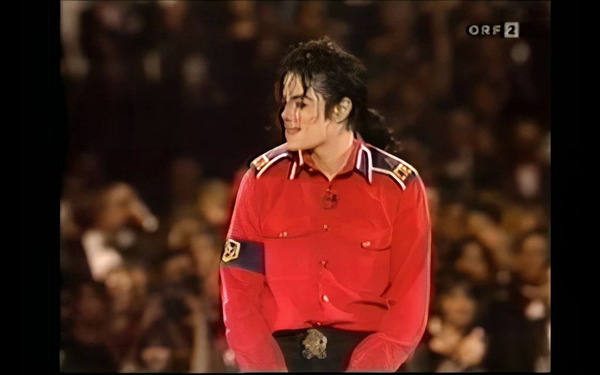 [图][高清修复]Michael Jackson - Gone Too Soon [Live At 1993]
