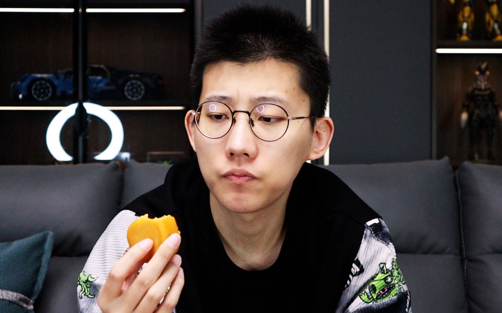 这都是什么奇怪口味的月饼?-孤行的3044-鲤鱼ace的解说-哔哩哔哩视频