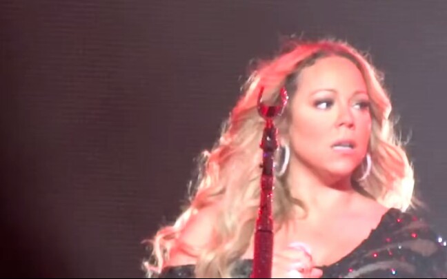 [图]【名场面】【死亡凝视】Mariah Carey2013年澳洲超级回春演唱会《Don't forget about us》