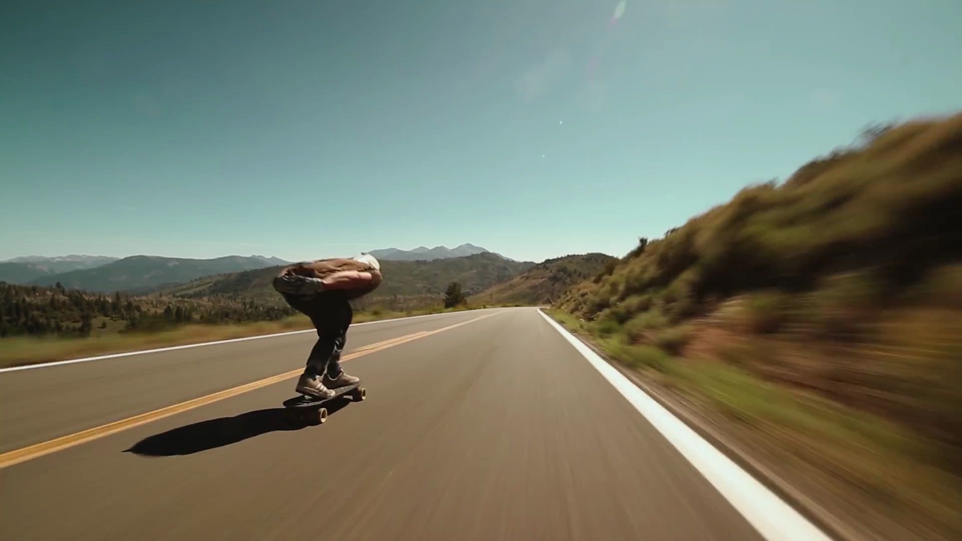 滑板速降,这路段是真的好,滑板就像是装了推进器