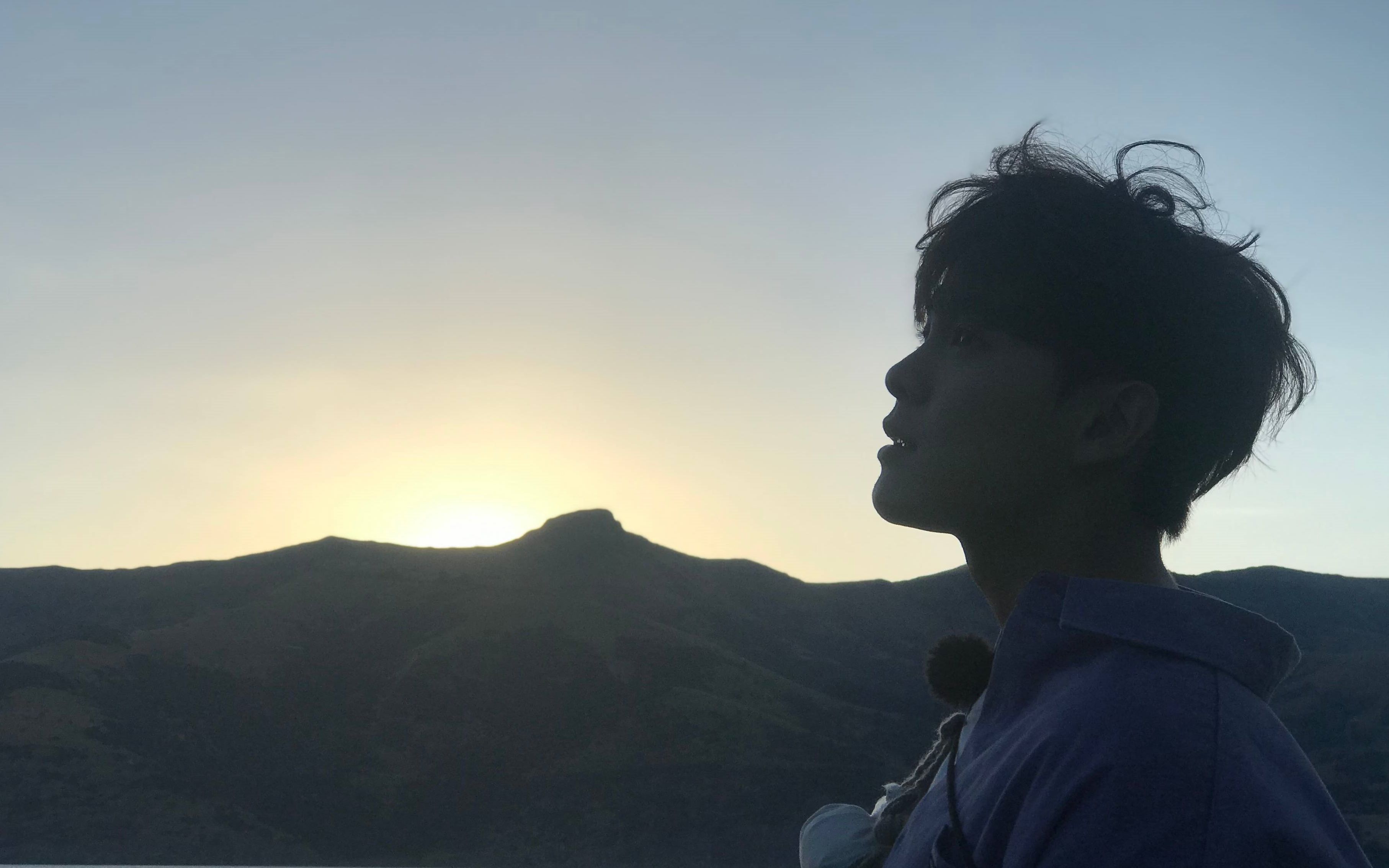 尤长靖出道十个月快乐想一直陪崽崽看烟花