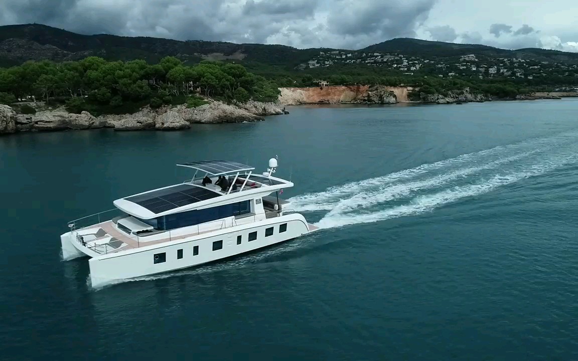 silent yacht55 太阳能纯电动力游艇测评