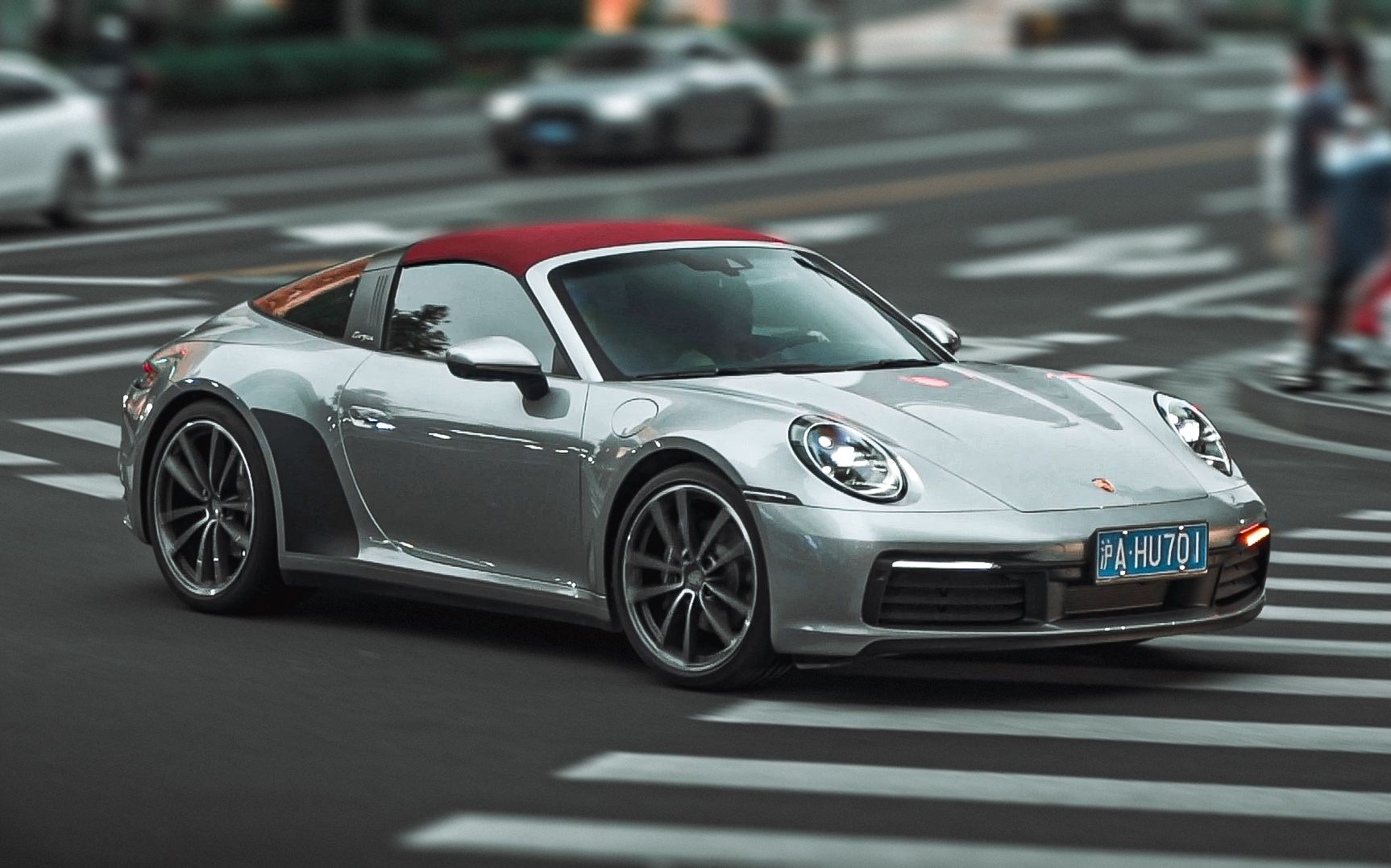 活动  【汽车街拍】992 targa 奥迪rs6 c8,最漂亮的敞篷跑车与瓦罐!