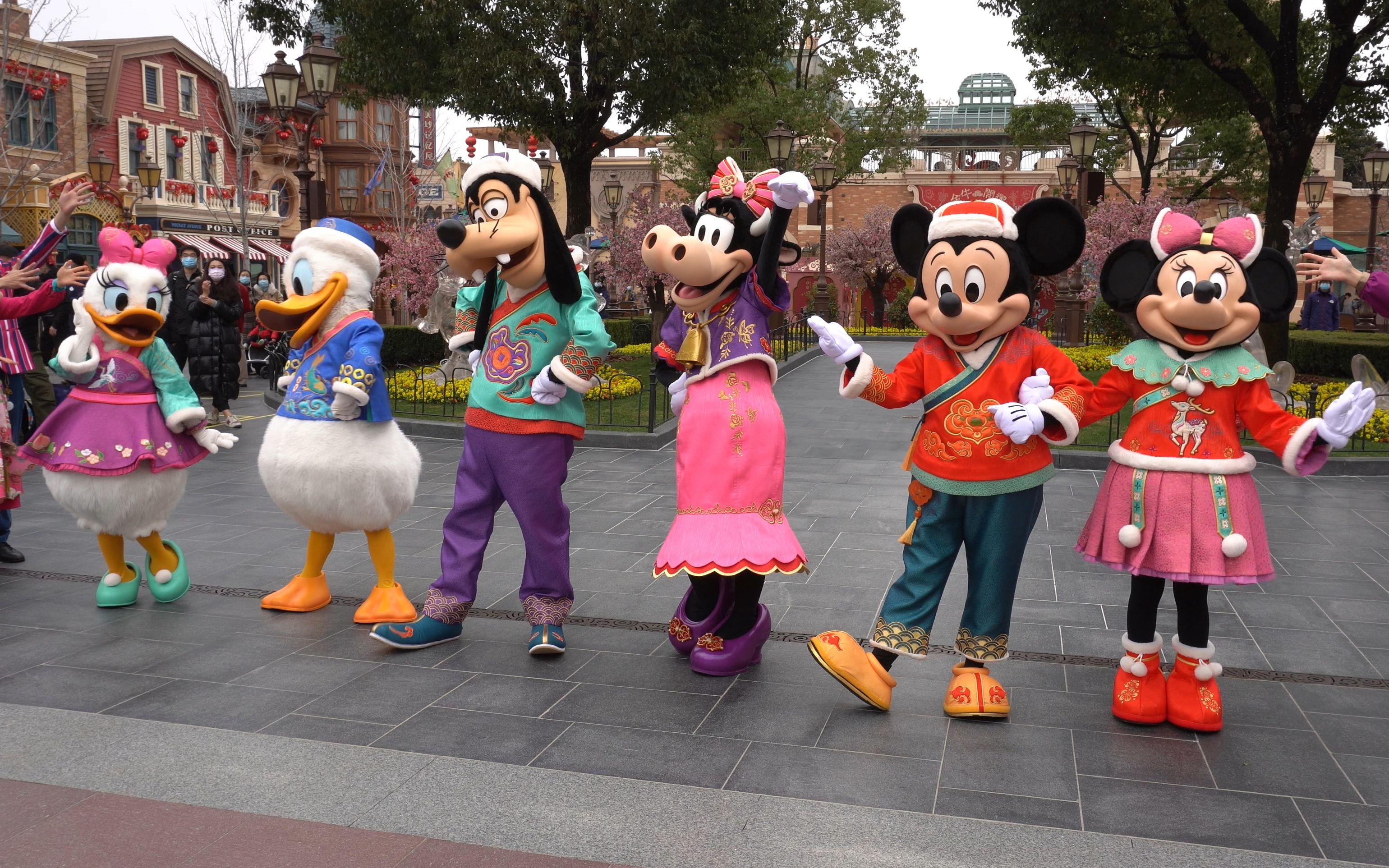 2021上海迪士尼新年 米奇大街上海摇摆舞
