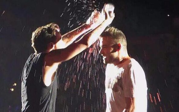 [图]【Liam & Louis】 Water Fight Compilation - OTRAT part1