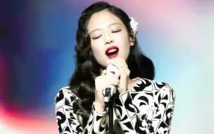 Video herunterladen: JENNIE最新舞台FLY ME TO THE MOON